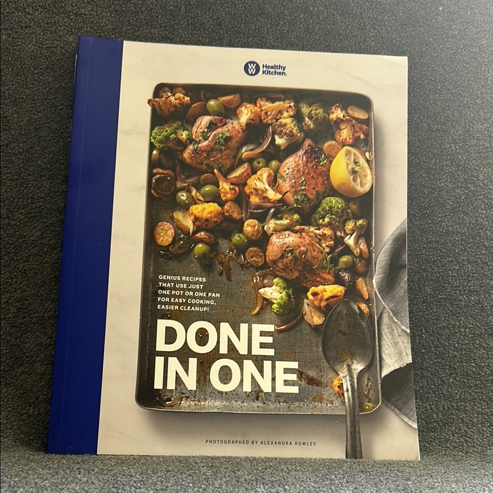 Weight Watchers Blue and Gray One-Pan Cookbook